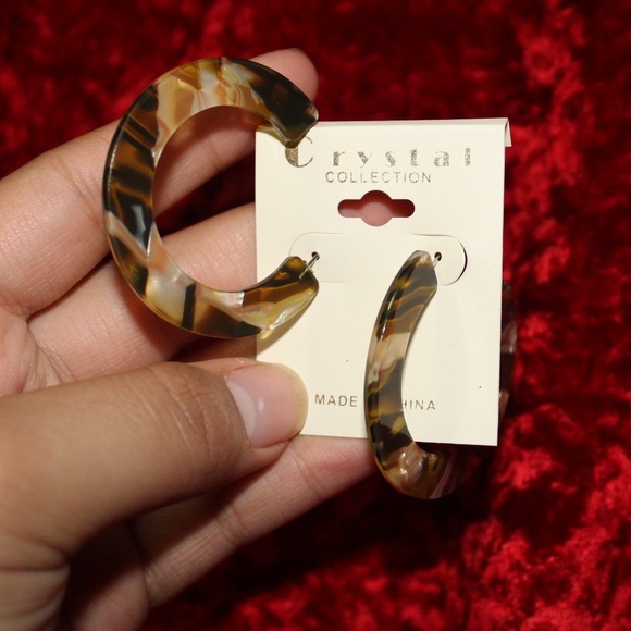 Resin Open Hoop Marbled Earrings - Picture 6 of 8